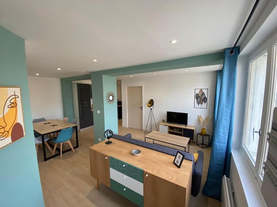 Appartement Familial, 2 Chambres, En Rdc Sur Cour Saint-Florentin  Exterior foto